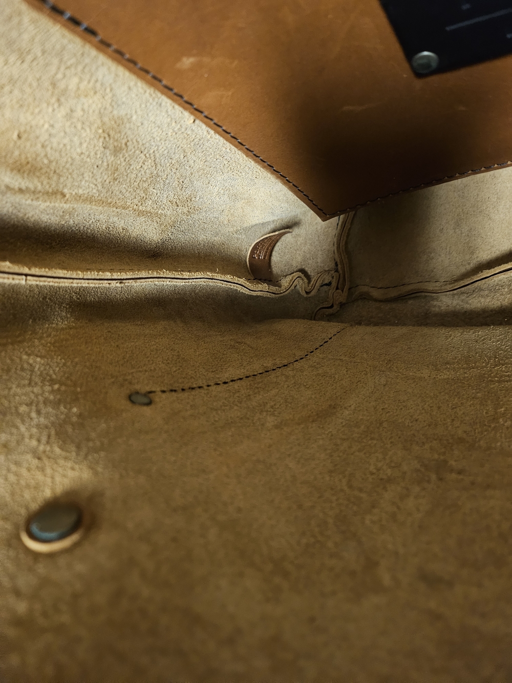 Everyday Leather Tote in Warm Tan with Dark Brown Handles Medium. - Picture 3 of 12